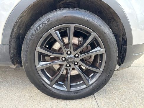Used 2018 Ford Explorer XLT w/ Equipment Group 202A AWD/4WD image 54