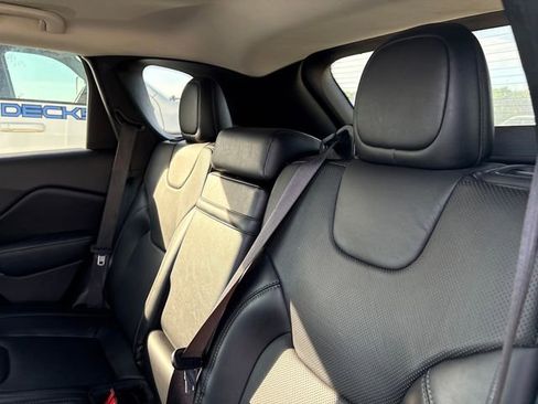 Used 2019 Jeep Cherokee Limited AWD/4WD image 10