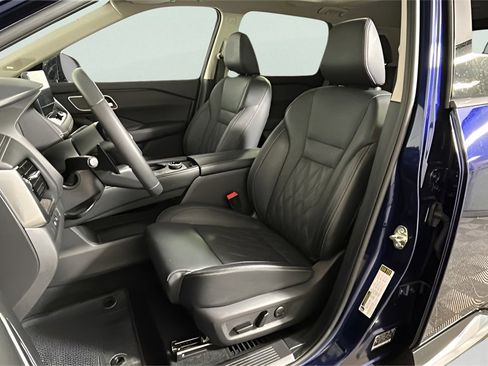 Used 2024 Nissan Rogue Platinum w/ Platinum Premium Package image 21