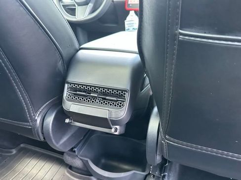 Used 2022 Tesla Model Y Long Range AWD/4WD image 30