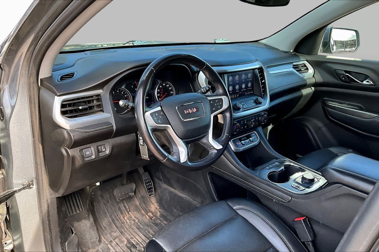 Used 2021 GMC Acadia SLT FWD image 16