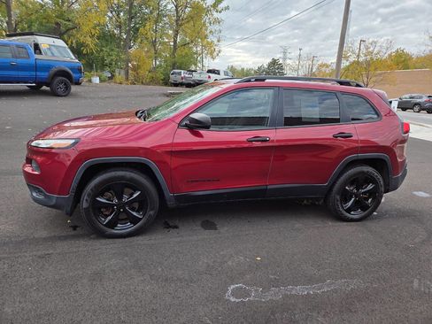 Used 2016 Jeep Cherokee Sport w/ Cold Weather Group image 4