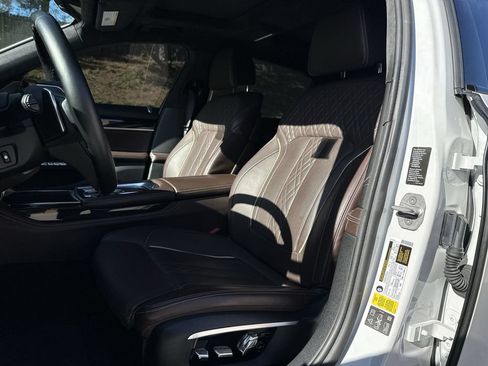 Used 2016 BMW 750i xDrive AWD/4WD image 34