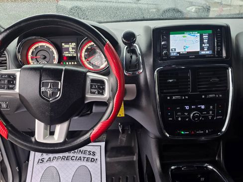 Used 2018 Dodge Grand Caravan GT FWD image 14