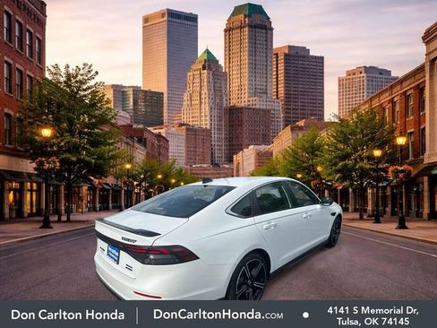 Used 2023 Honda Accord Sport image 4