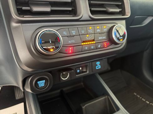 Used 2024 Ford Maverick Lariat w/ Black Appearance Package FWD image 30