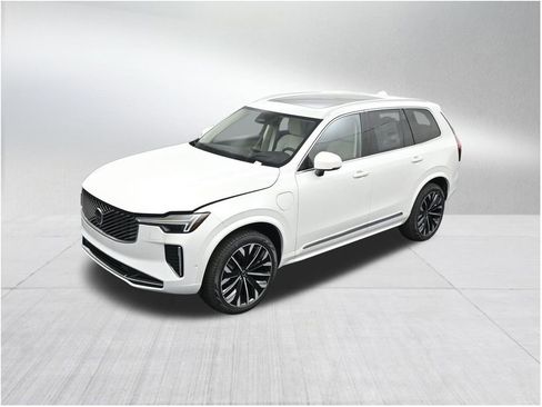 New 2026 Volvo XC90 T8 Ultra w/ Protection Package Premier AWD/4WD image 13