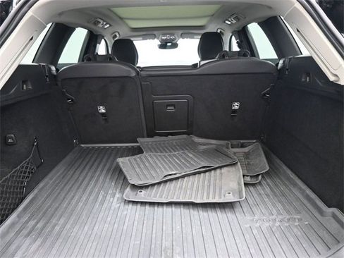 Used 2023 Volvo XC60 B6 Ultimate w/ Protection Package Premier image 32