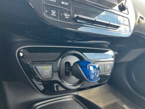Used 2021 Toyota Prius LE FWD image 18