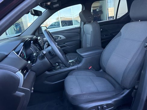 Used 2023 Chevrolet Traverse LT w/ Rear Camera Mirror Package image 21