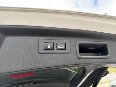 Used 2019 Subaru Forester Premium image 39