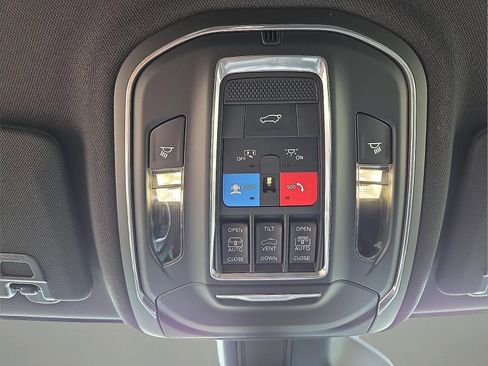 New 2026 Jeep Grand Cherokee L Limited w/ Luxury Tech Group II AWD/4WD image 22