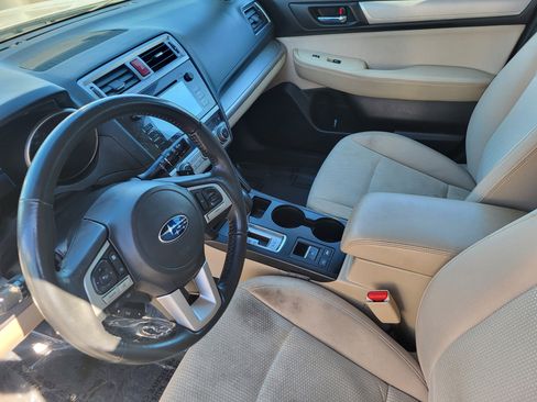 Used 2017 Subaru Outback 2.5i Premium image 12