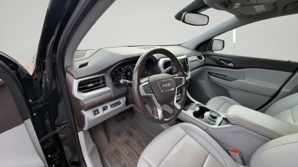 Used 2021 GMC Acadia SLT w/ Technology Package AWD/4WD image 13