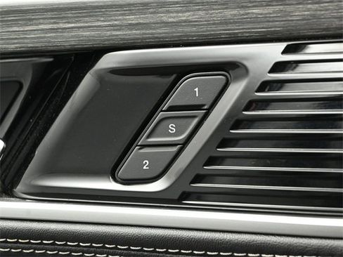 Used 2023 Jeep Wagoneer Series II image 38