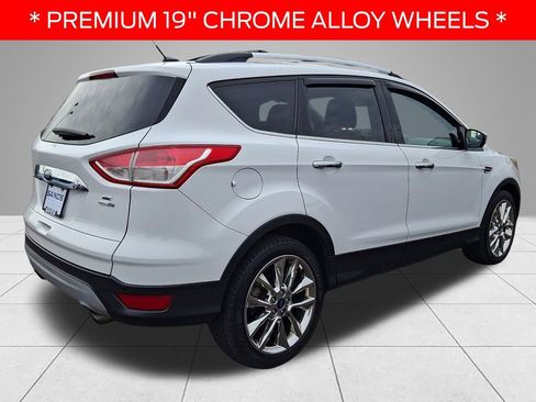 Used 2016 Ford Escape SE w/ SE Chrome Package image 4