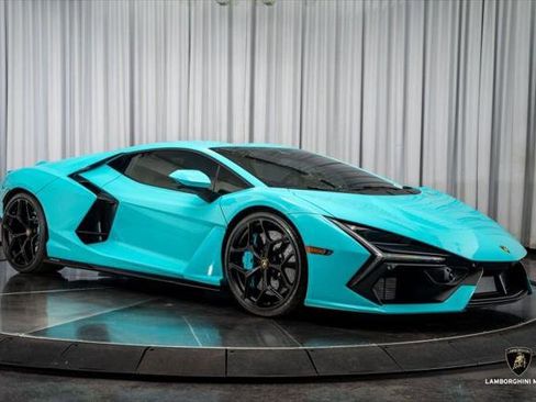 Used 2025 Lamborghini Revuelto image 3
