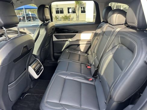 Certified 2024 Lincoln Nautilus Premier image 17