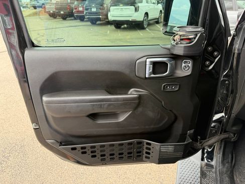 Used 2022 Jeep Wrangler Sport AWD/4WD image 10