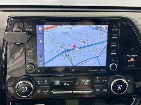 Used 2021 Toyota Highlander XSE AWD/4WD image 13
