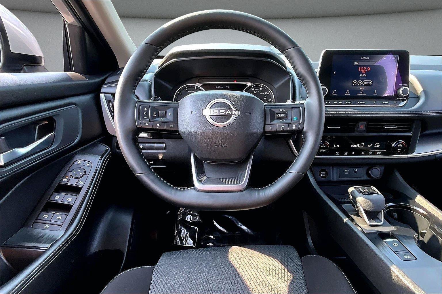 Used 2025 Nissan Rogue SV AWD/4WD image 9