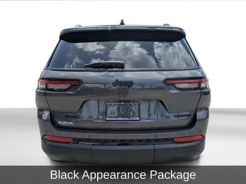 Used 2023 Jeep Grand Cherokee L Limited w/ Black Appearance Package AWD/4WD image 5
