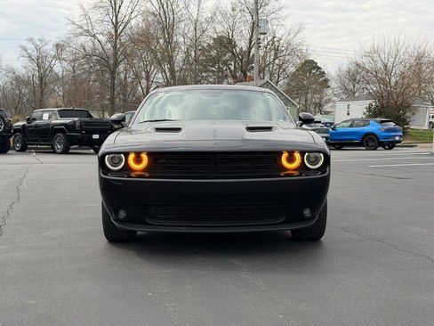 Used 2023 Dodge Challenger SXT w/ Blacktop Package image 9