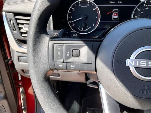 Used 2023 Nissan Rogue SV image 16