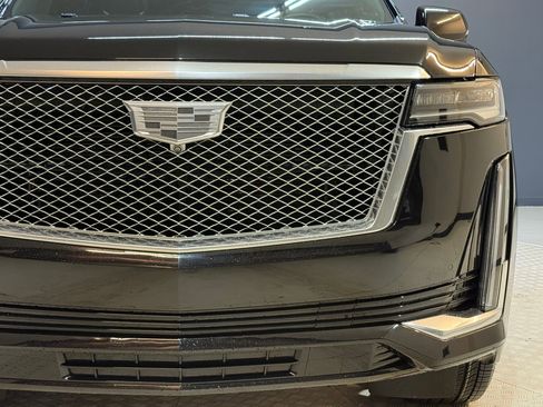 Certified 2022 Cadillac Escalade Premium Luxury w/ LPO, Radiant Package image 21