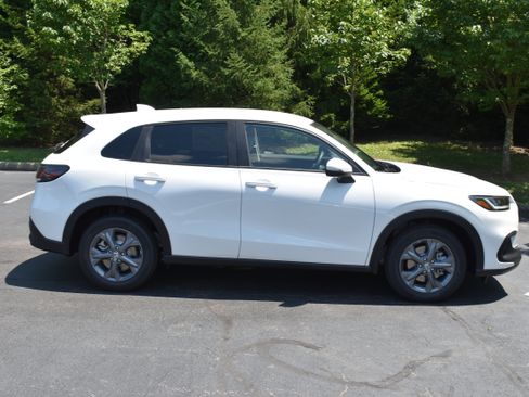 New 2027 Honda HR-V LX image 9