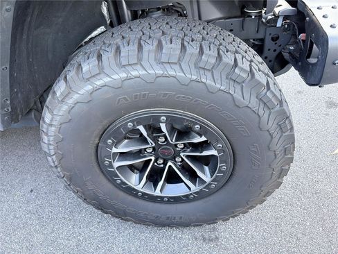 Used 2025 Jeep Wrangler Unlimited Rubicon AWD/4WD image 8