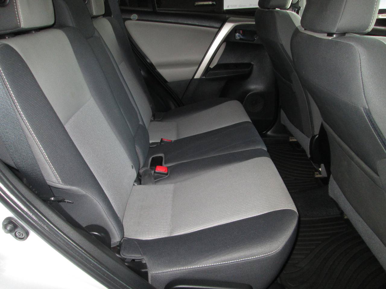 Used 2014 Toyota RAV4 XLE AWD/4WD image 19