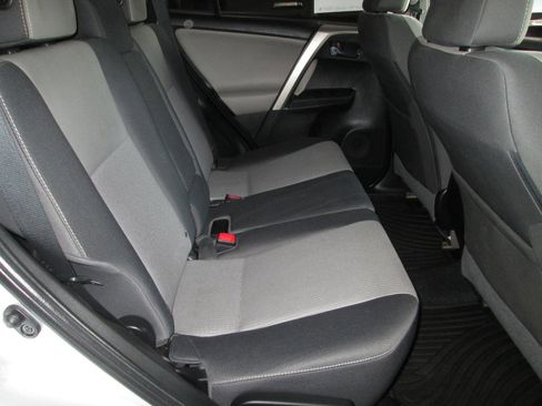Used 2014 Toyota RAV4 XLE AWD/4WD image 19