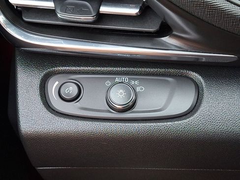 Used 2026 Buick Envista Preferred FWD image 25