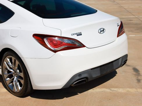 Used 2013 Hyundai Genesis 3.8 image 38