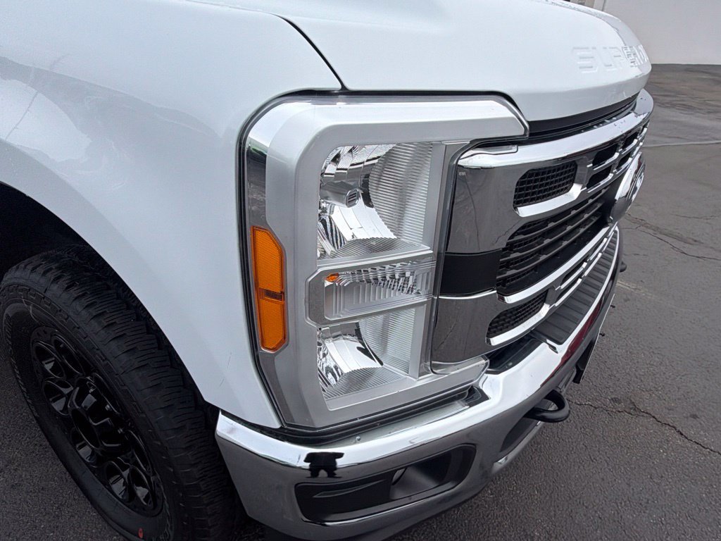 Used 2023 Ford F250 XLT AWD/4WD image 15