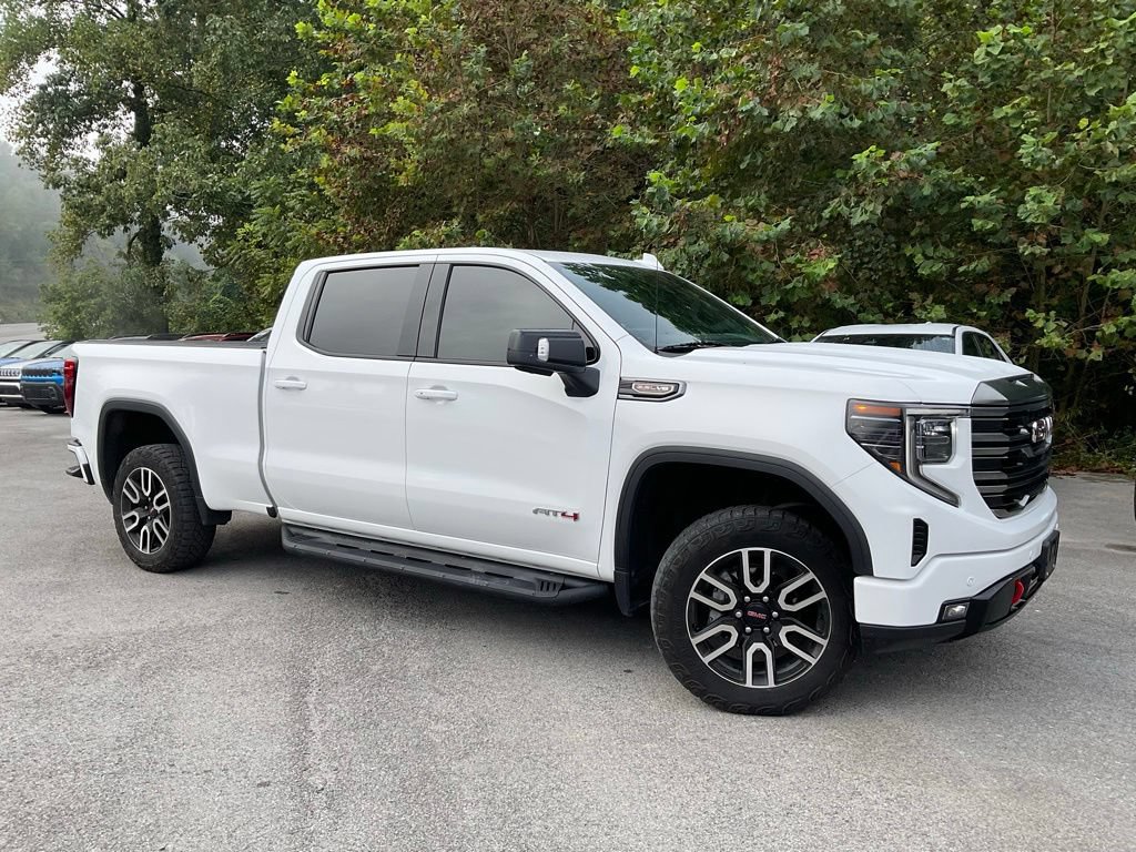 Used 2024 GMC Sierra 1500 AT4 w/ Technology Package AWD/4WD image 1