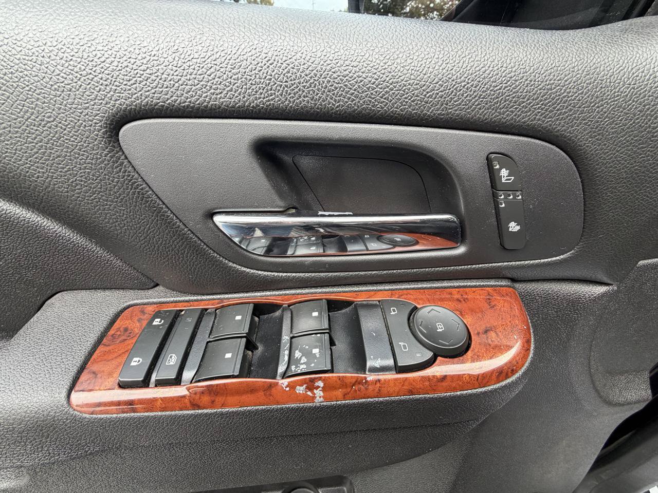 Used 2013 GMC Yukon SLT AWD/4WD image 16