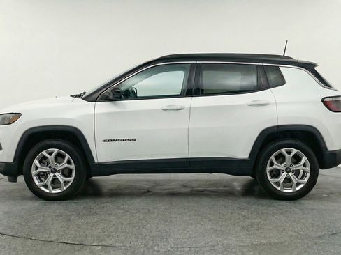 Used 2025 Jeep Compass Latitude image 5