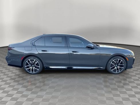 Certified 2025 BMW 750e xDrive w/ Executive Package image 6