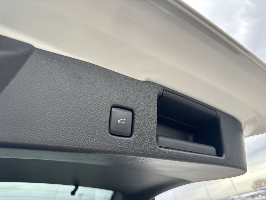 New 2025 Ford Escape SE FWD image 20