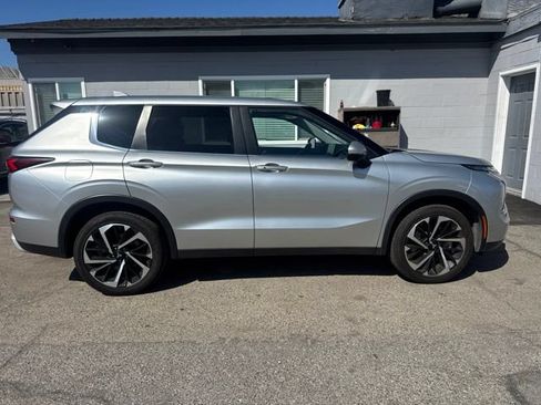 Used 2024 Mitsubishi Outlander SE AWD/4WD image 4