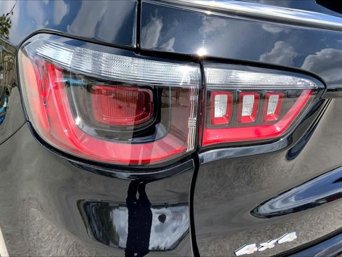 Used 2024 Jeep Compass Latitude image 28