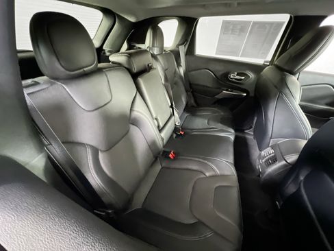 Used 2022 Jeep Cherokee Limited image 26