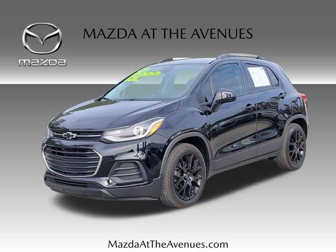 Used 2020 Chevrolet Trax LT w/ Driver Confidence Package image 1