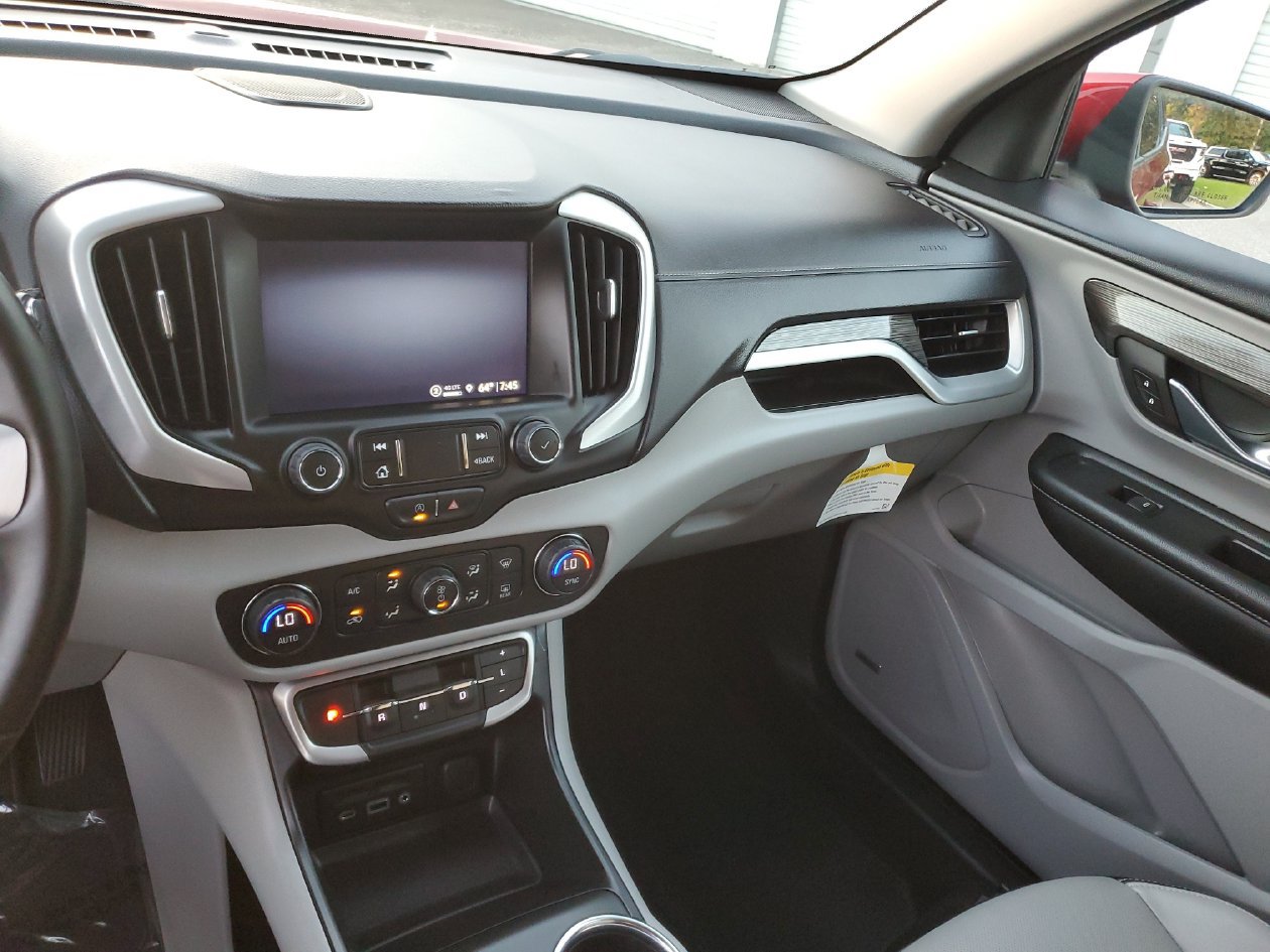 Used 2024 GMC Terrain SLT w/ Infotainment Package II FWD image 26