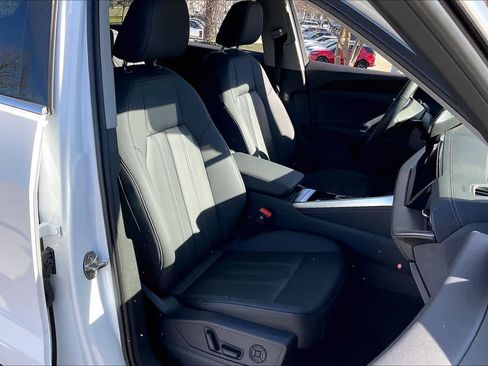 Used 2025 Audi Q5 Premium w/ Convenience Package AWD/4WD image 9