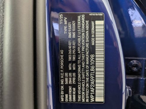 Certified 2026 Porsche Macan GTS AWD/4WD image 28