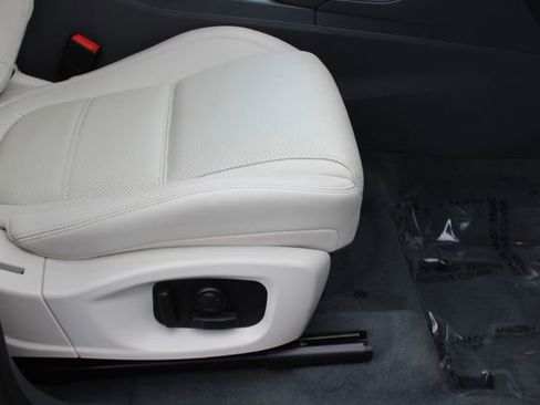 Used 2020 Jaguar E-PACE SE AWD/4WD image 32