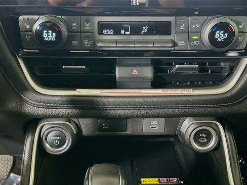 Used 2025 Toyota Grand Highlander AWD Hybrid image 23